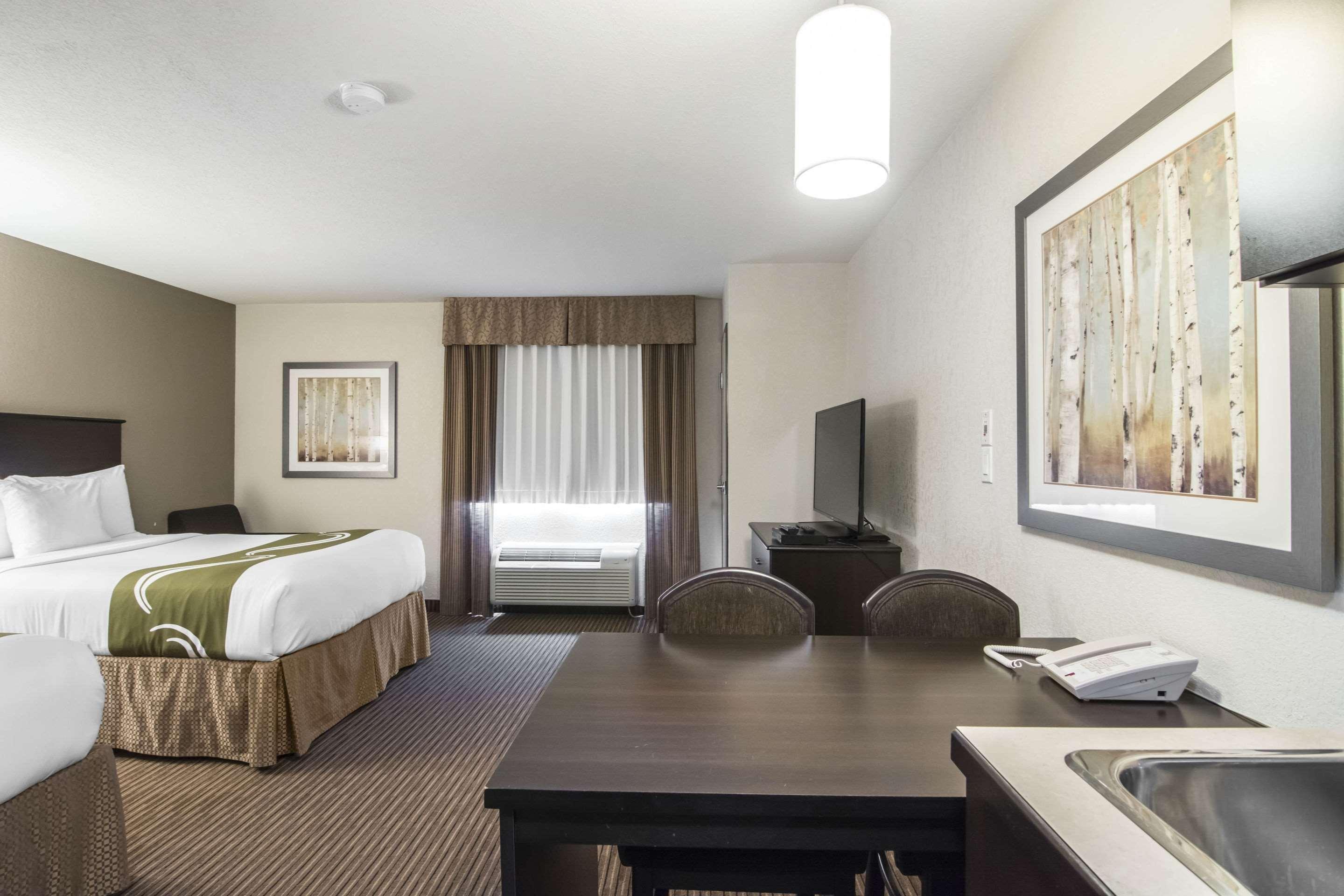 Quality Inn & Suites Томпсон Экстерьер фото