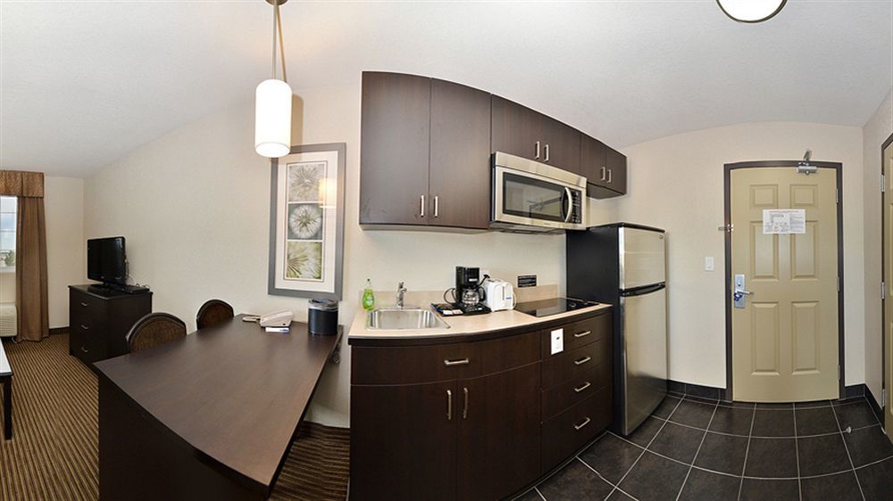 Quality Inn & Suites Томпсон Экстерьер фото